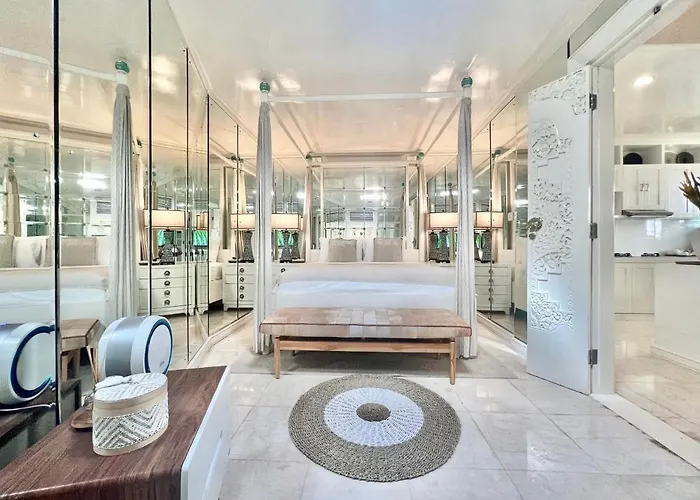 Moon Villa