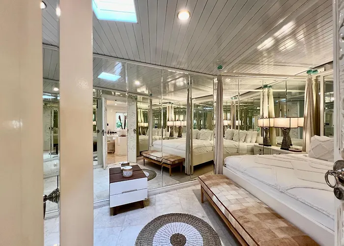 Moon Villa