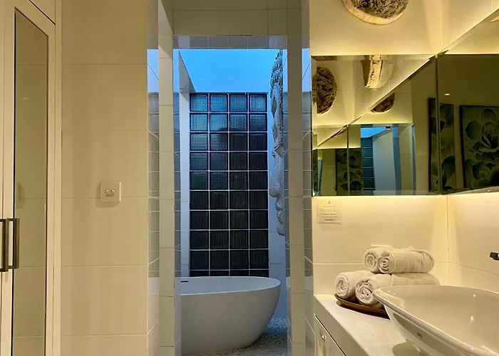 Moon Villa *